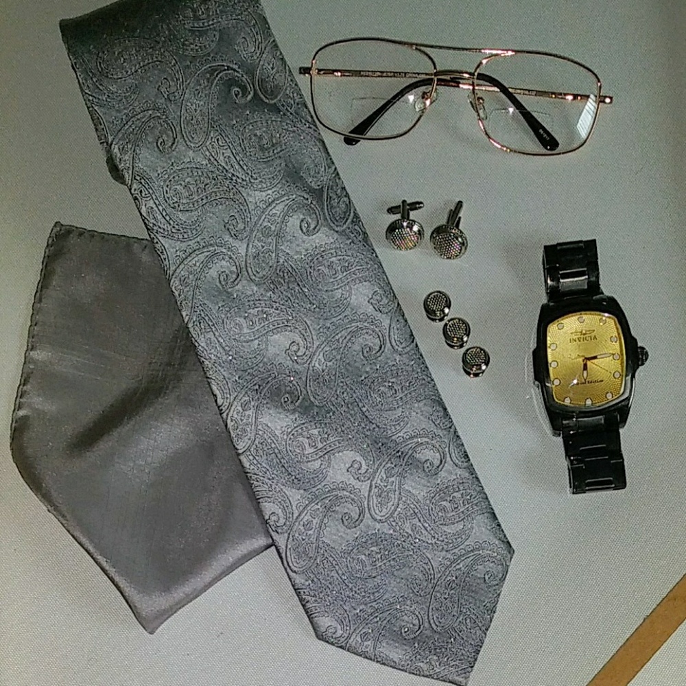 Men's Silk Tie & Handkerchief Ensemble